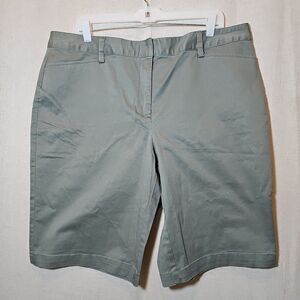 Lands End Olive Green Women's Olive Green Mid Rise Bermuda Length Shorts Size 16